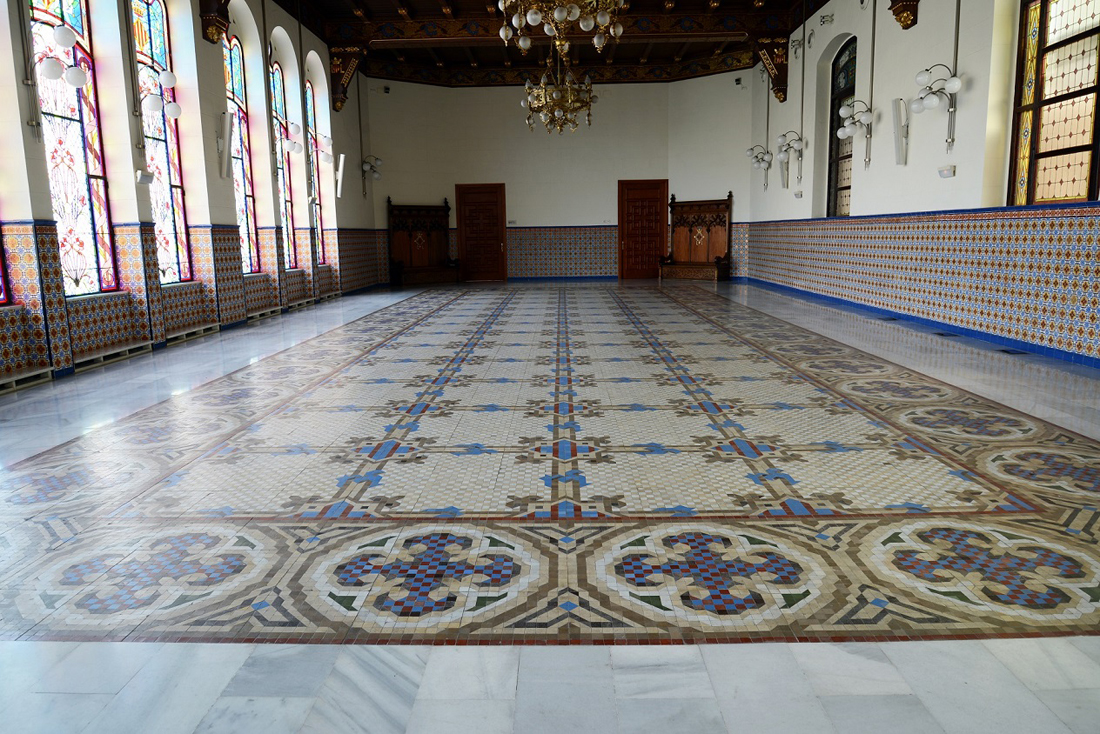 palacio de la exposicion de valencia. la valencia contemporanea